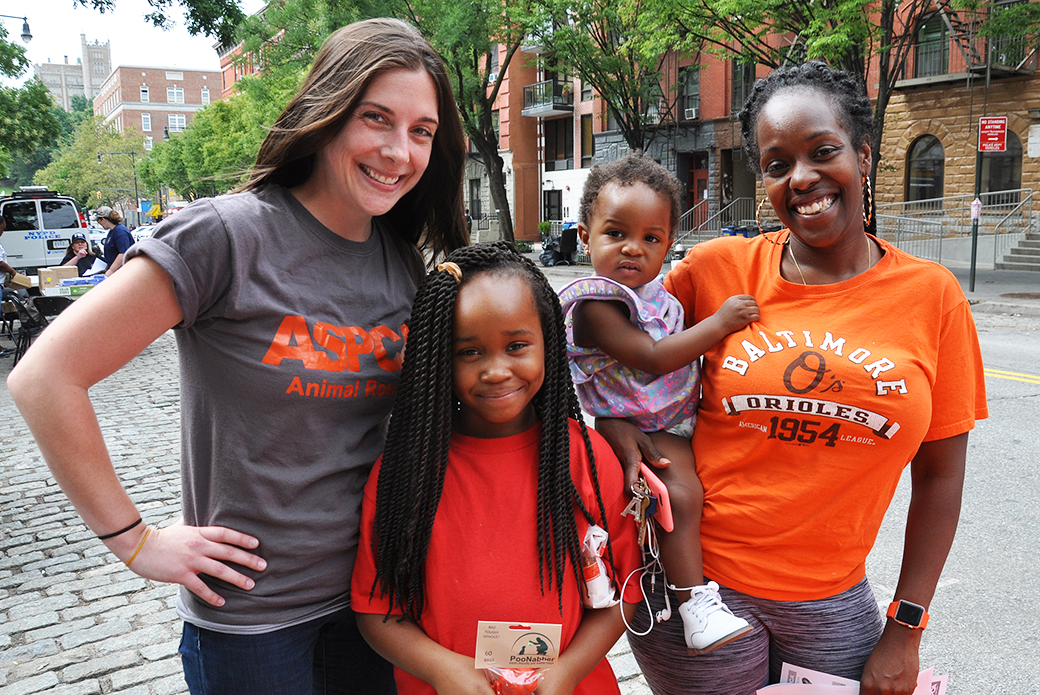 Jessica Sweeney in precinct 32 with Harlem resident Ariana S. and daughters, Shaniya and Kailey.