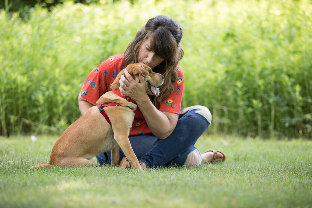 Billie and Brenna sitting on lawn